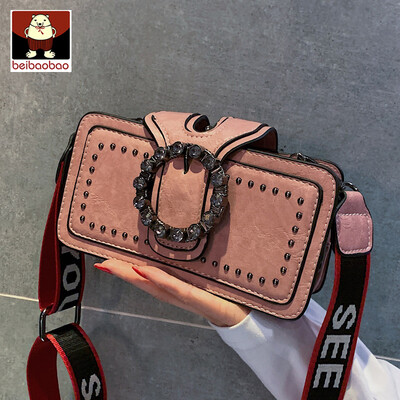 

On the new small bag women 2019 new fashion broadband shoulder small square bag texture retro Messenger bag