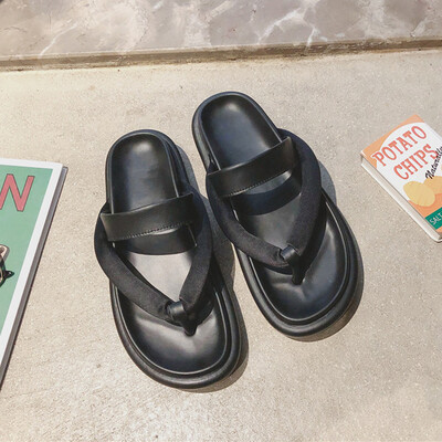 

The flip-flops women wear wild casual fashion Korean version of sponge cake thick bottom slippers with clip feet net red sandals s