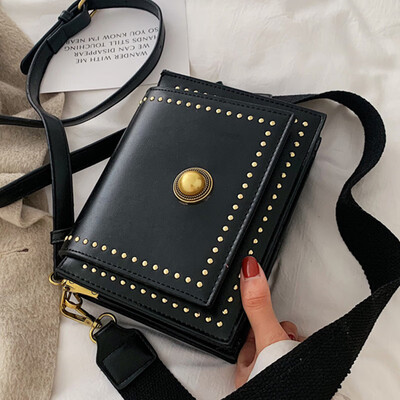 

2019 new French minority shoulder mini womens bag foreign style net red texture simple slung bag