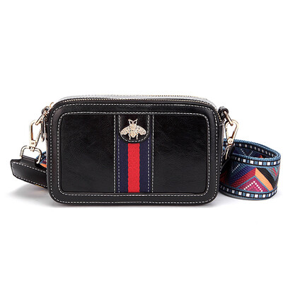 

Wide shoulder strap contrast color shoulder bee camera bag handbags new 2019 net red with the same paragraph fashion slung small square bag