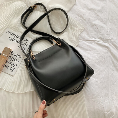 

Womens bag 2019 new summer small fresh bucket bag French niche fashion Messenger bag wild ins handbag