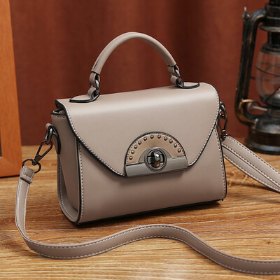 

Retro bag womens new stylish atmosphere bag Joker ladies small square bag hand bill of lading shoulder Messenger bag