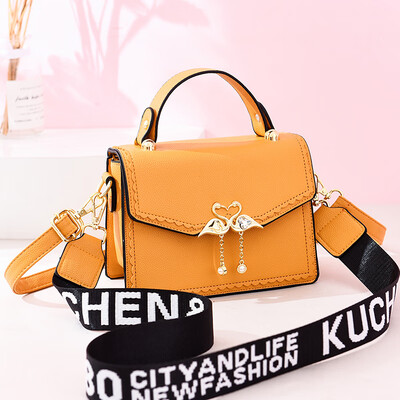 

Summer fashion small square Bao girl fashion slanting sweet girl slanting swan one shoulder hand-held foreign air