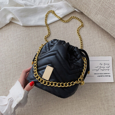 

Small bag female new Korean fashion wild Messenger bag Lingge chain single shoulder bucket bag