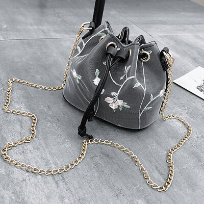 

Women Flower Embroidered Drawstring Shoulde Bags Metal Chains Bucket Messenger Bag Sweet Girls Streetwear Crossbody Bags