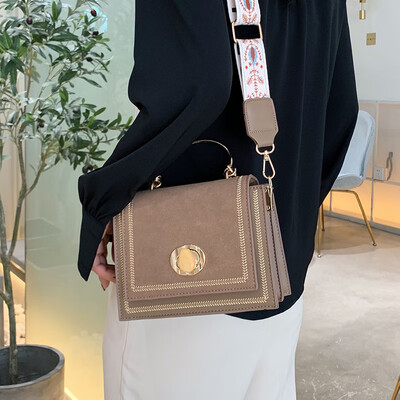 

Ins super fire portable small square bag female 2019 new wave Korean fashion girl wide shoulder strap slung shoulder bag