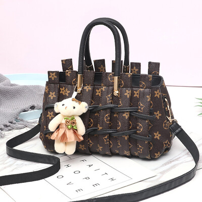 

2019 spring new one-shoulder female bag color stripes European&American fashion handbags ladies handbags