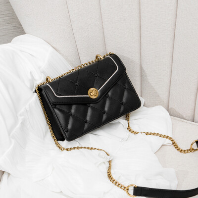 

Ins Super Fire Girl 2019 Korean Texture Small Square Bag Fashion Lingge Chain Single Shoulder Messenger Bag