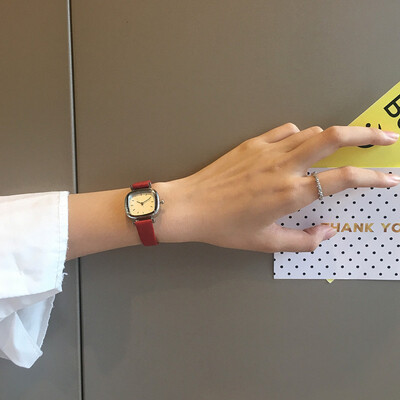 

Chic Korean Simple Small Table of Mori Department Quartz Watch for Female Students of Style Literature&Art Fashion