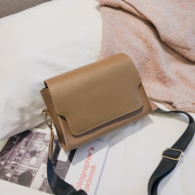 

Net red black bag female 2018 new Korean student Sen Messenger bag chic fashion retro wide shoulder strap bag