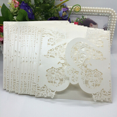 

20Pcs Romantic Wedding Party Invitation Card Delicate Carved Heart Pattern Decoration