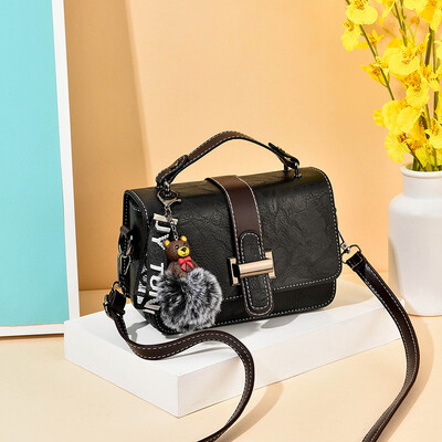 

The summer Korean version of the new little girls single shoulder oblique satchel is stylish&retro handbag