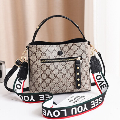 

Up-to-date Korean fashion ladiesbags with INSS overheated single shoulder inclined water bucket