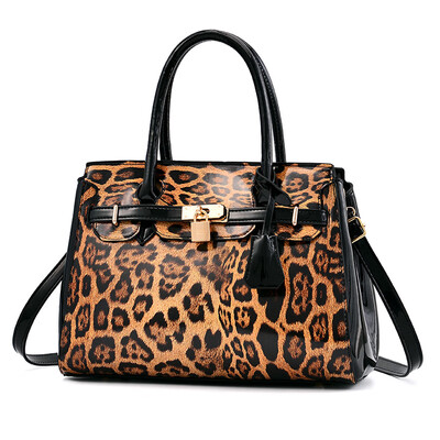 

Womens bag 2019 new trend bag female Europe&America big bag fresh fashion handbags slung shoulder bag
