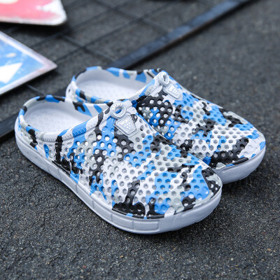 

Summer hollow shoes mens leisure slippers beach shoes Korean version of moisture permeable waterproof half slippers baled sandals