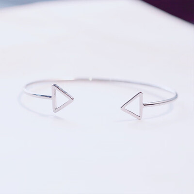 

Personality hollow triangle geometric opening bracelet student couple wild bracelet female models simple temperament bracelet