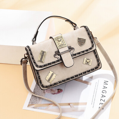 

In summer the fashion personality handbag in the Korean version of the new womens fashion handbag is slanted with one shoulder a