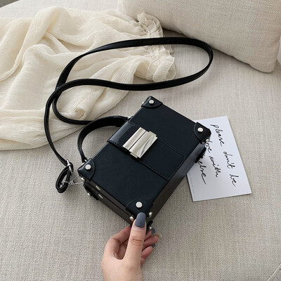 

Ins bag girl summer handheld box bag new 2019 new one shoulder feeling slanted small square bag