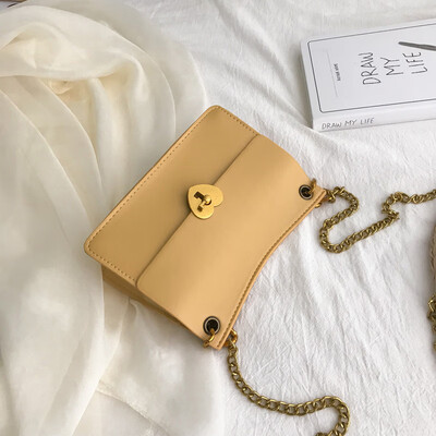 

Chic wild chain fashion temperament shoulder bag small female 2019 new Mori heart-shaped lock buckle Messenger bag