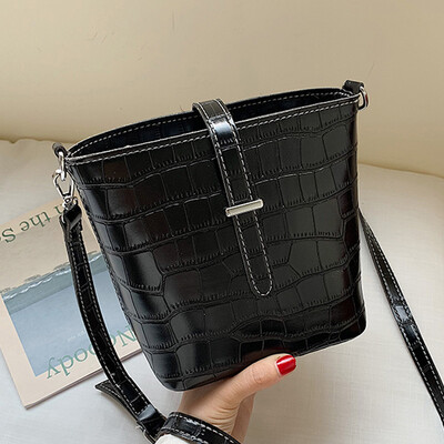 

On the new small bag Messenger bag women Joker womens summer new 2019 Korean tide shoulder bucket bag
