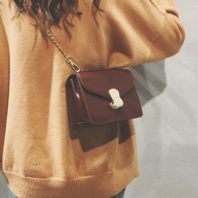

Ins super fire package diagonal chain chic bag female 2019 new wave Korean version of the retro port wind girl Messenger bag