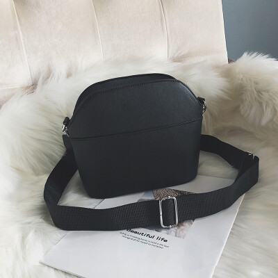 

Retro small bag female 2018 autumn&winter new port wind broadband shoulder Messenger bag Korean version of the wild student bucket bag