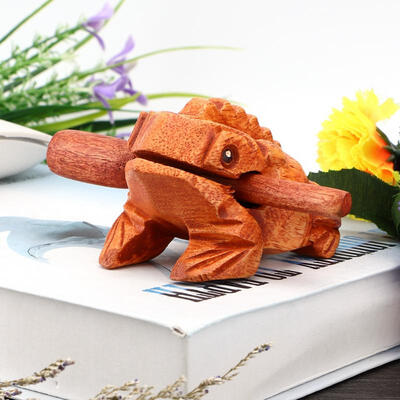

Greensen Animlal Carved Craft Croaking Sound Souvenir Home Ornament