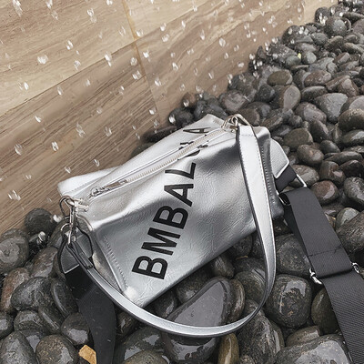 

Texture handbag new 2019 Korean version of Boston womens bag fashion wide shoulder strap pillow slanted bag