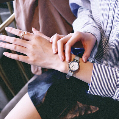 

Net red watch female students minimalist temperament ladies ins wind 2019 new fashion Korean fashion womens watches