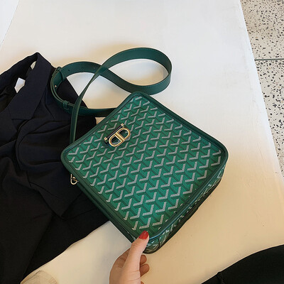 

Qiao Bani 2019 new South Korea ins fashion network red street beat color bag dog teeth shoulder diagonal trend handbags