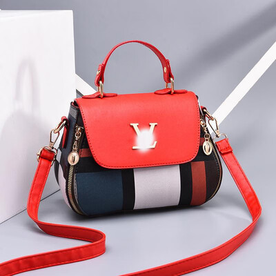 

2019 new casual single shoulder diagonal small bag Korean fashion womens bag cool tide small package for