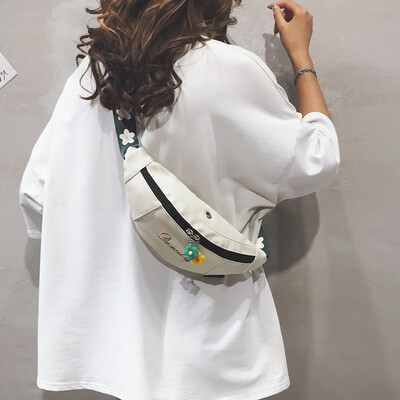 

Ins pocket female 2019 new net red texture wild small diagonal bag tide Korean fashion casual chest bag female