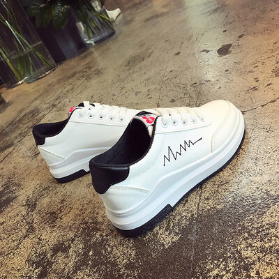 

The new spring 2019 basic small white shoes chic students canvas shoes Korean version street shooting casual shoes