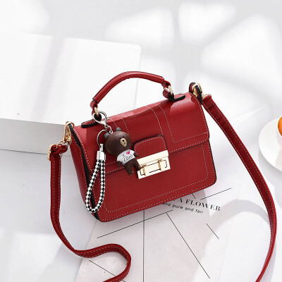 

Shangxin Female Trendy Korean Ins Overfire Simple Hand-held Bill of Lading Shoulder Oblique Square Bag