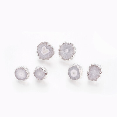 

Natural Dyed Quartz Stud Earrings with Stainless Steel Findings Flat Round Silver Gainsboro 1422x1422x56mm Pin 07mm