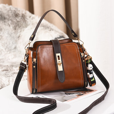 

The new womens bag is simple&Korean version of the single shoulder bag oblique satchel The fashion lady bag is 100