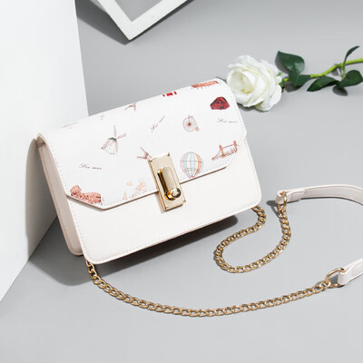 

The Korean version of Chain Square Bag with One Shoulder Slant Bag