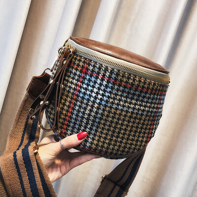 

New product network celebrity woman 2019 new autumn&winter lattice broadband oblique bag retro Korean version single shoulder