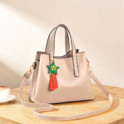 

The new style of ladiesbag with net red envelope in summer is a simple&fashionable one-shoulder ladies bag with texture and