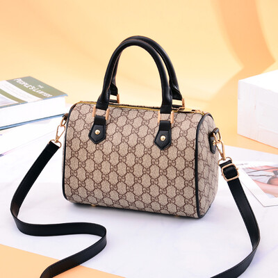 

Female bag 2019 new bag female Korean version of the fashion casual handbags Messenger shoulder single wild handbag