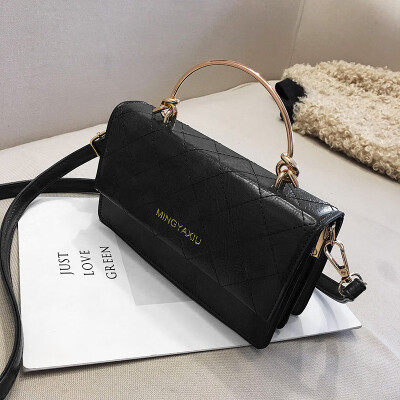 

The Korean version of Joker small bag early autumn retro Lingge small square bag new 2019 popular womens shoulder bag Messenger b