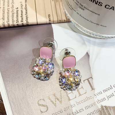 

In 2019 the new brand design square zircon super flash earrings generous&simple slim Korean earrings for women