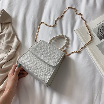 

On the new ins super fire small bag female 2019 new wave Korean version of the wild single shoulder slung fashion chain saddle bag