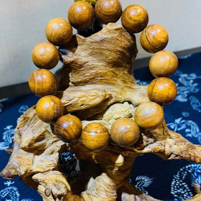 

Qisimu Beads 5472