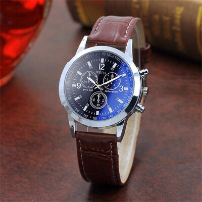 

Casual Mens Wrist Watch With Grain Leather Strap Fashionable Two-tone Watch With Sub-dials