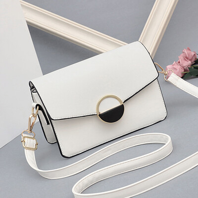 

Korean version of the small square package Korean version of the round lock small bag chain slung shoulder bag