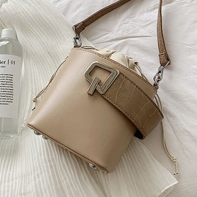 

Summer womens bag tide 2019 new bag slanted 100 lap Korean version of single shoulder fashion handheld bucket bag