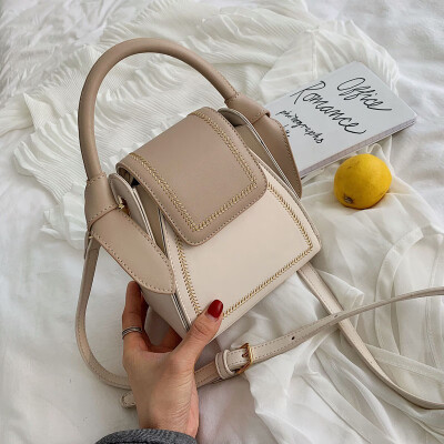 

Qiao Bani 2019 new South Korea ins fashion embroidered line hit color geometry bag hand shoulder diagonal cross-trend handbag