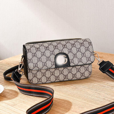 

Ladies bag 2019 Korean version of the cool fashion summer new womens bag PU leather shoulder bag Messenger bag