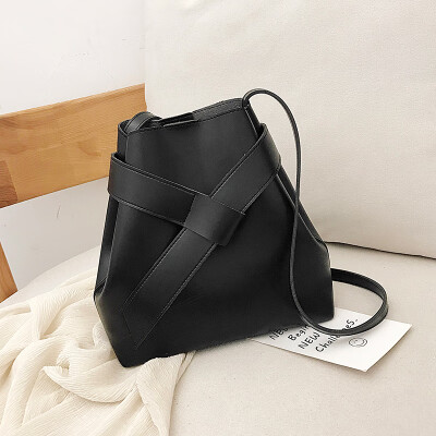 

Summer advanced sense simple on the new personality bucket bag 2019 new Korean version of 100 leisurely shoulder slant bag tide